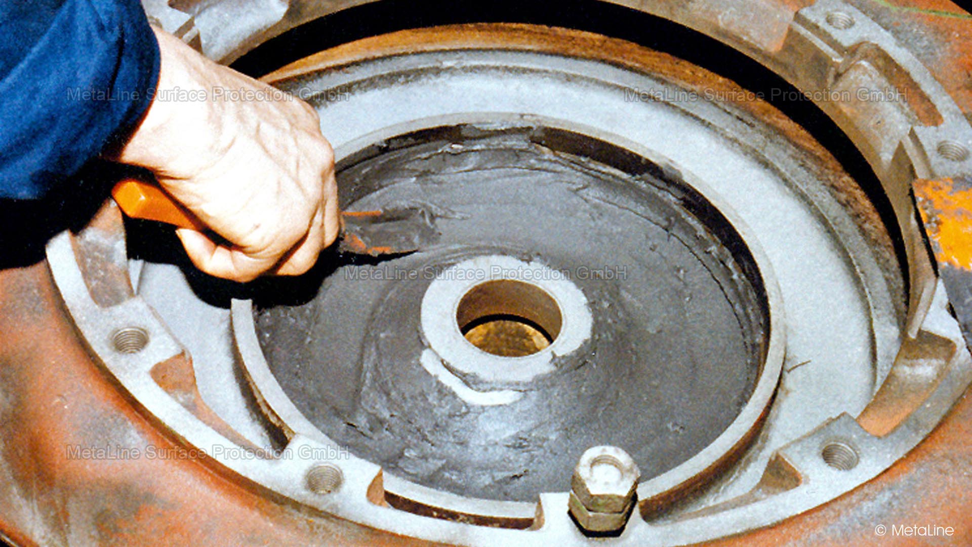 <!-- START: ConditionalContent --><!-- END: ConditionalContent -->   <!-- START: ConditionalContent --> Pumpe; Kreiselpumpe; Seewasserpumpe; Pumpenghäuse; rekontourieren; aufarbeiten; Schäden beseitigen; auffüllen; glätten; Korrosionsschutz <!-- END: ConditionalContent -->   <!-- START: ConditionalContent --><!-- END: ConditionalContent -->